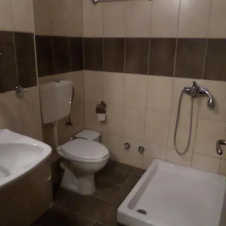 Nikolas Apartament *